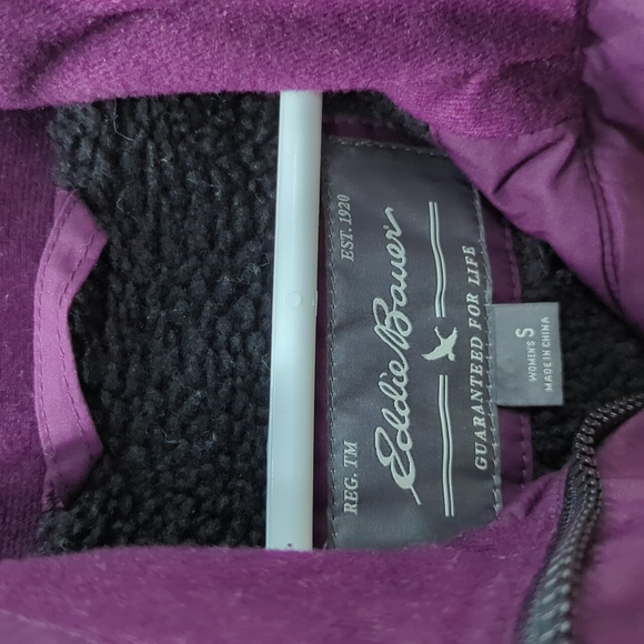 Eddie Bauer purple woman's jacket water proof small - Picture 2 of 4